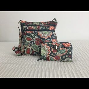 Verá Bradley cross body with matching wallet